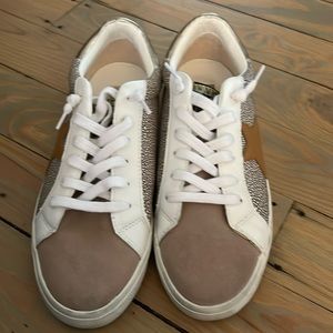 Vintage Havana sneakers-like new